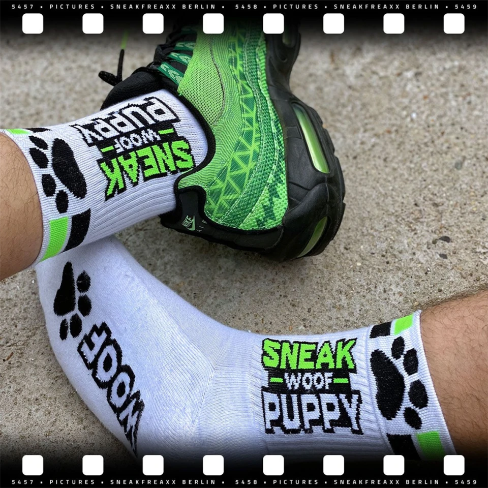 SNEAKFREAXX PUPPY NEON – fehér-zöld sportzokni